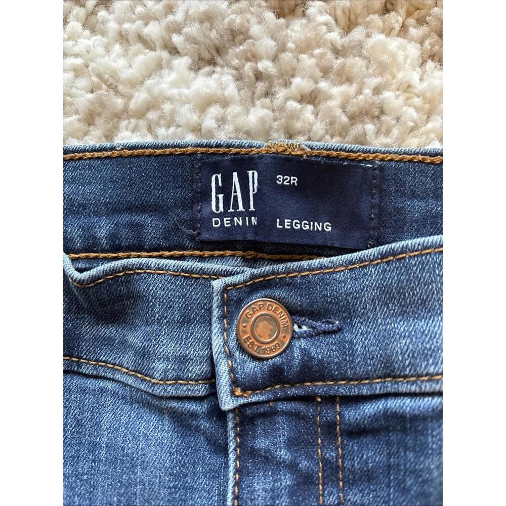 GAP Denim Women’s Cigarette High Rise SIZE 32R Raw Hem Distressed Straight Leg - Picture 2 of 4